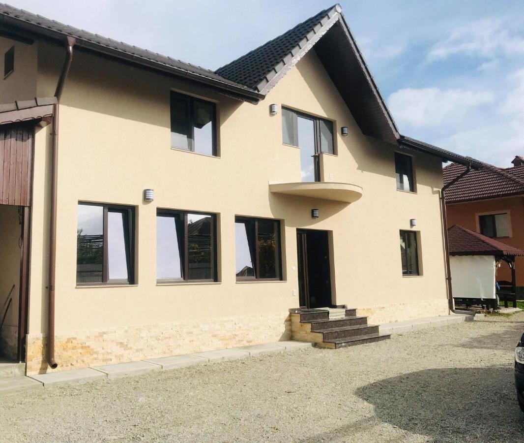 Pensiunea Casa Deny Novaci-Străini Exterior photo